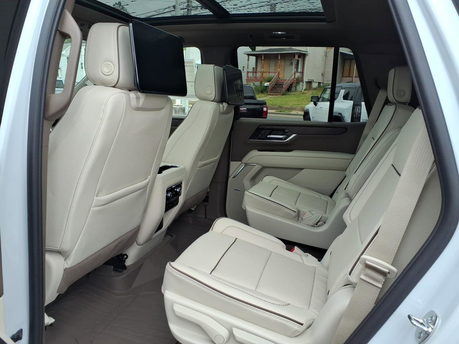New 2026 GMC Yukon Denali AWD/4WD image 7