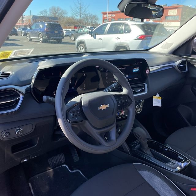 Used 2026 Chevrolet TrailBlazer LT image 2