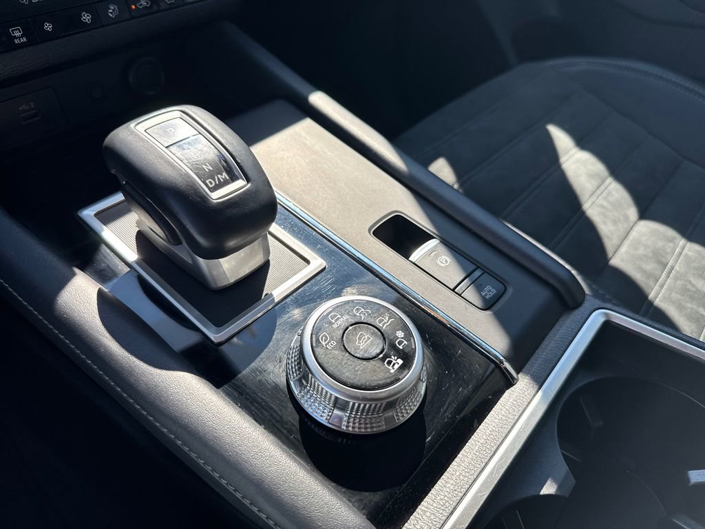 Used 2024 Mitsubishi Outlander SE image 32