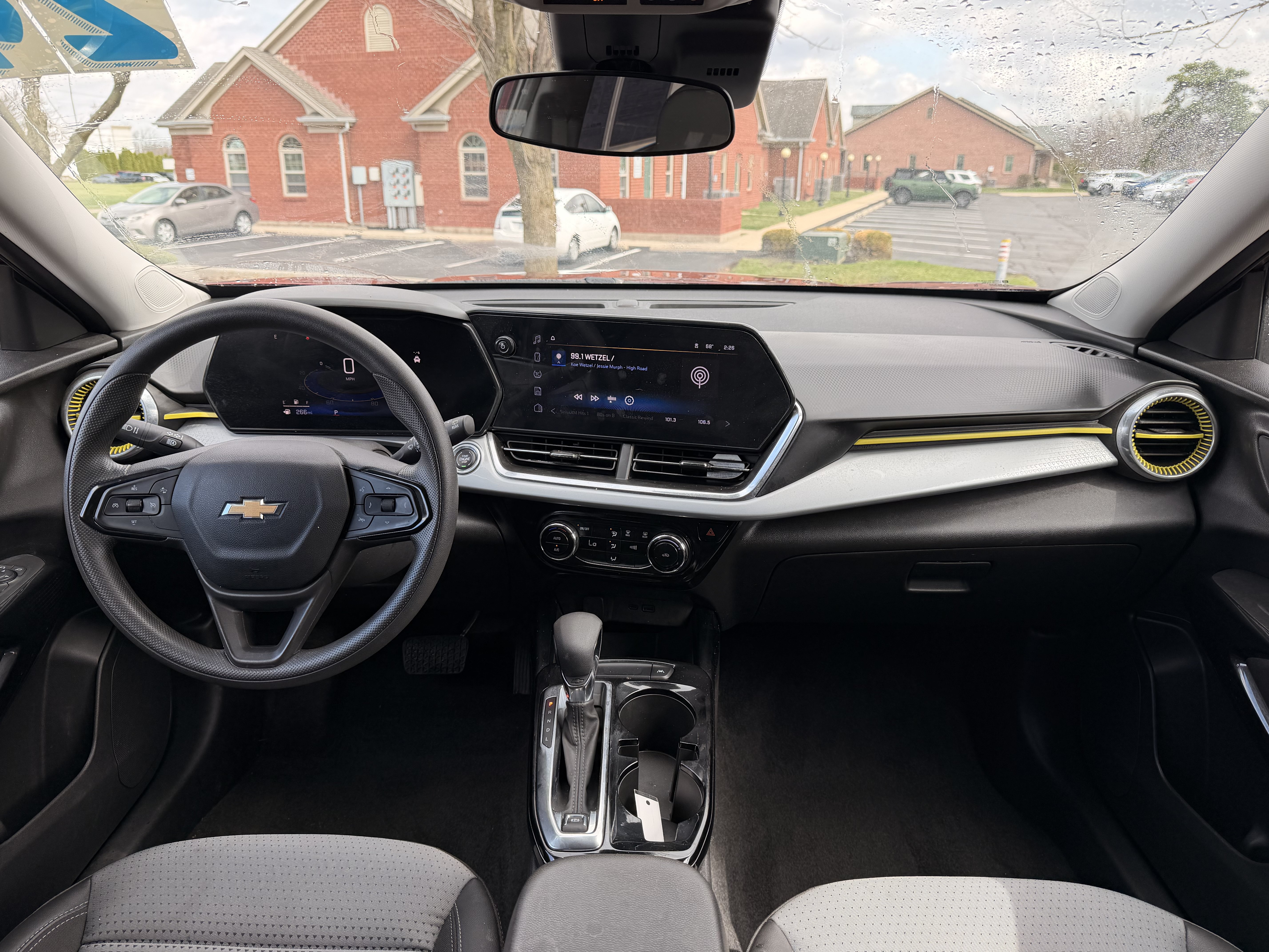 Used 2024 Chevrolet Trax LT image 15