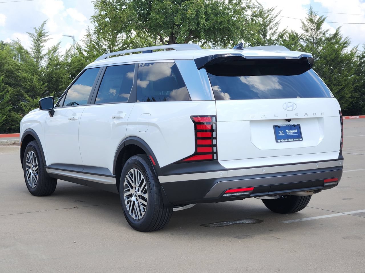 New 2027 Hyundai Palisade SEL FWD image 3
