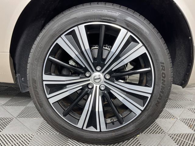 Used 2023 Volvo XC60 B5 Plus w/ Protection Package Premier FWD image 14