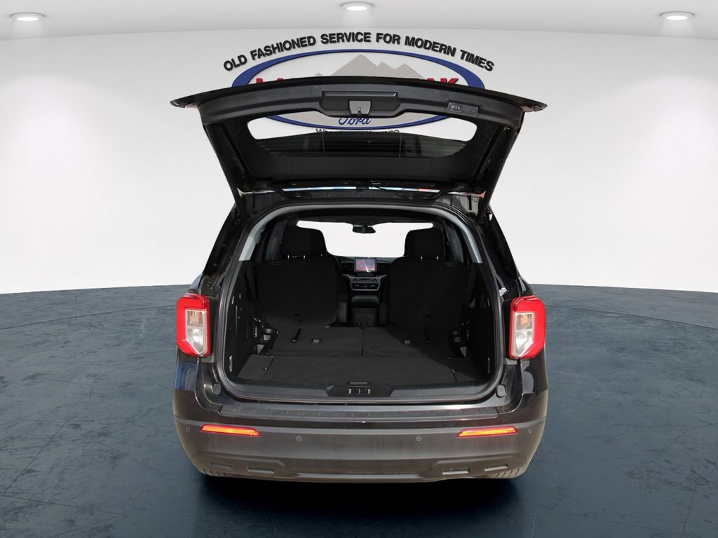 Used 2023 Ford Explorer XLT image 5