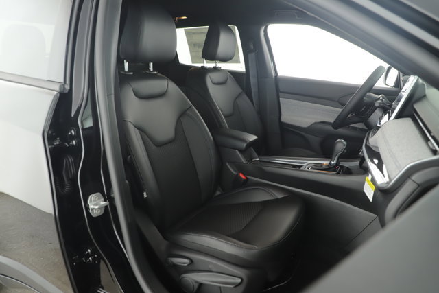 New 2026 Jeep Compass Latitude image 6