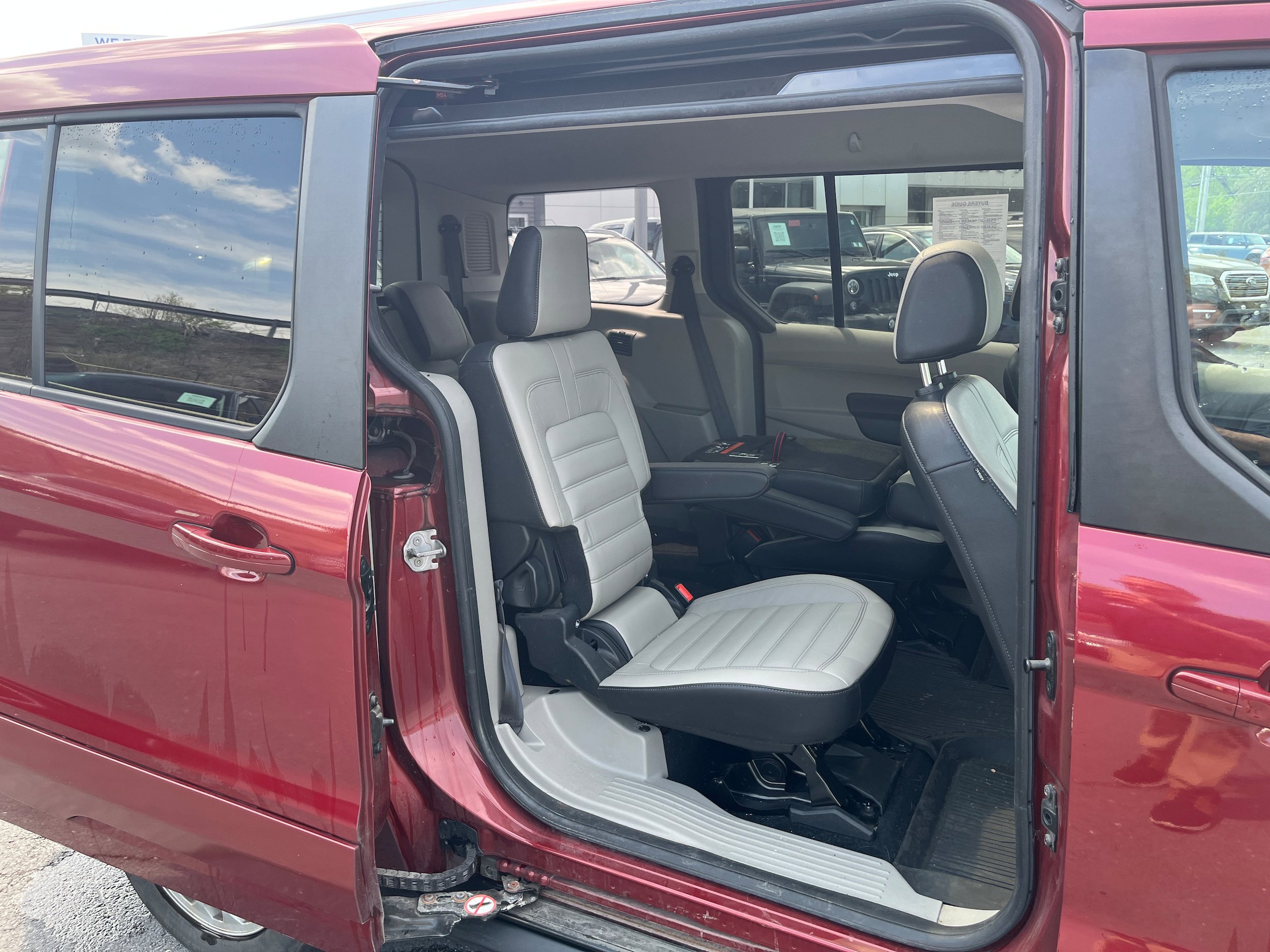 Used 2020 Ford Transit Connect Titanium FWD image 13