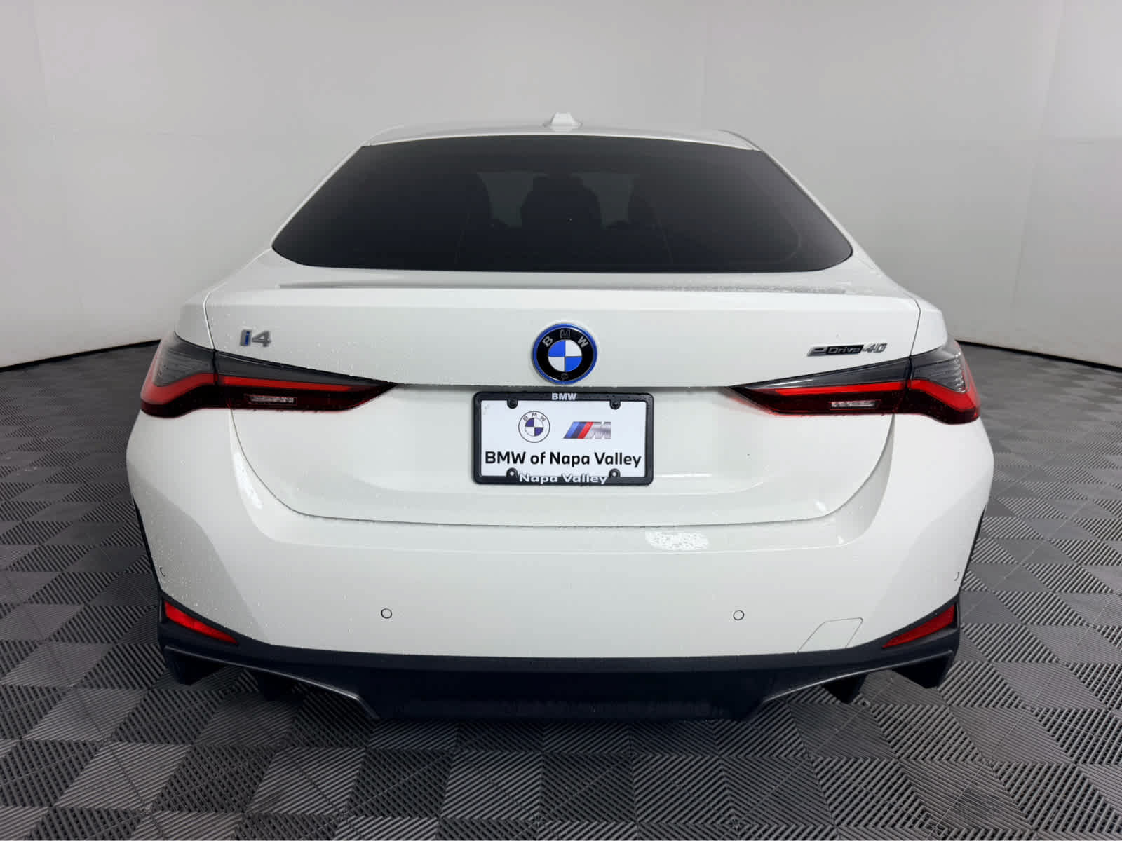 Used 2023 BMW i4 eDrive40 w/ Premium Package RWD image 4