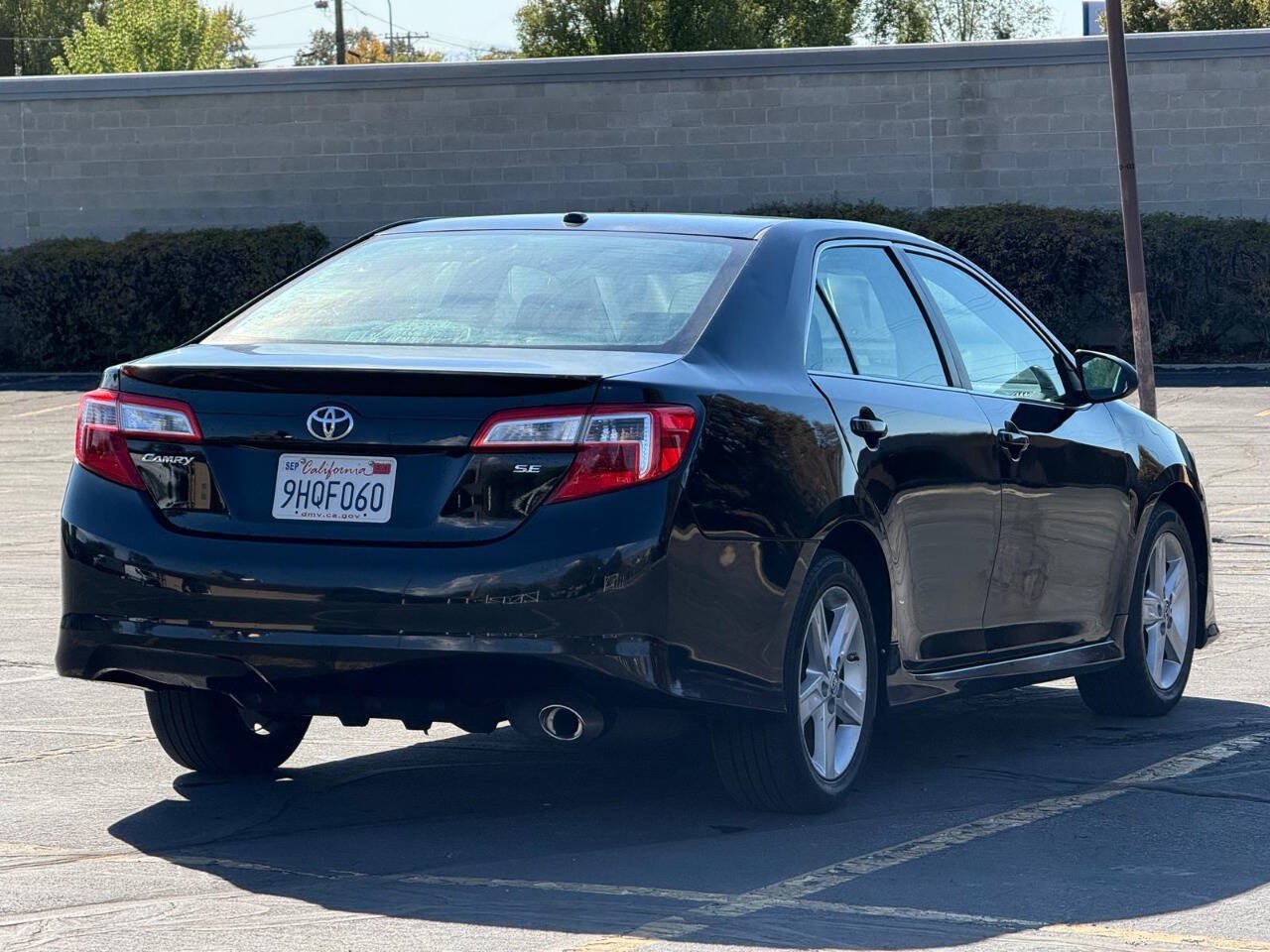 Used 2013 Toyota Camry SE FWD image 5