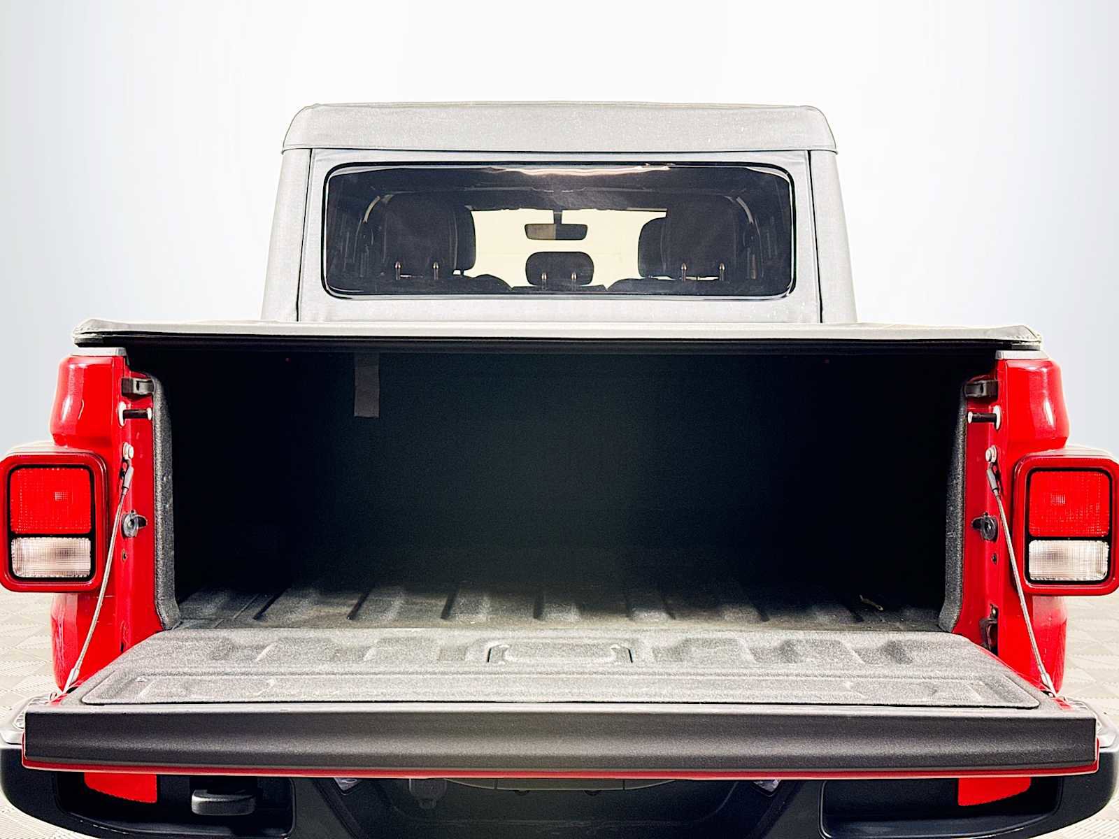 Used 2021 Jeep Gladiator Overland image 23