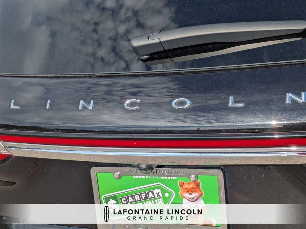 Used 2023 Lincoln Corsair Reserve w/ Equipment Group 202A image 9