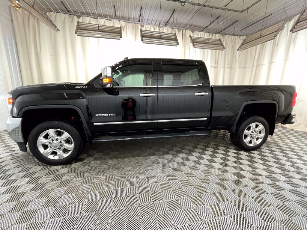 Used 2018 GMC Sierra 2500 SLT w/ Duramax Plus Package AWD/4WD image 18