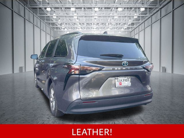 Certified 2025 Toyota Sienna XLE FWD image 10