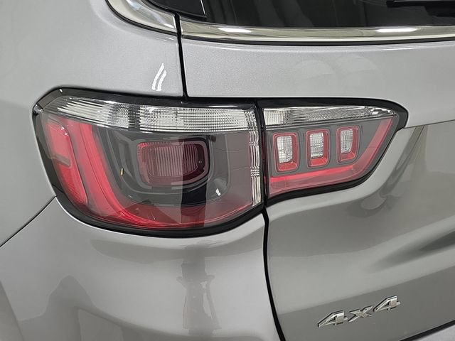Used 2022 Jeep Compass Latitude AWD/4WD image 31