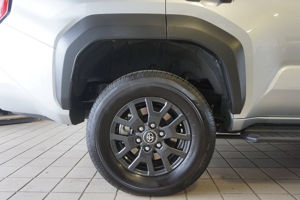 Used 2025 Toyota 4Runner SR5 AWD/4WD image 28