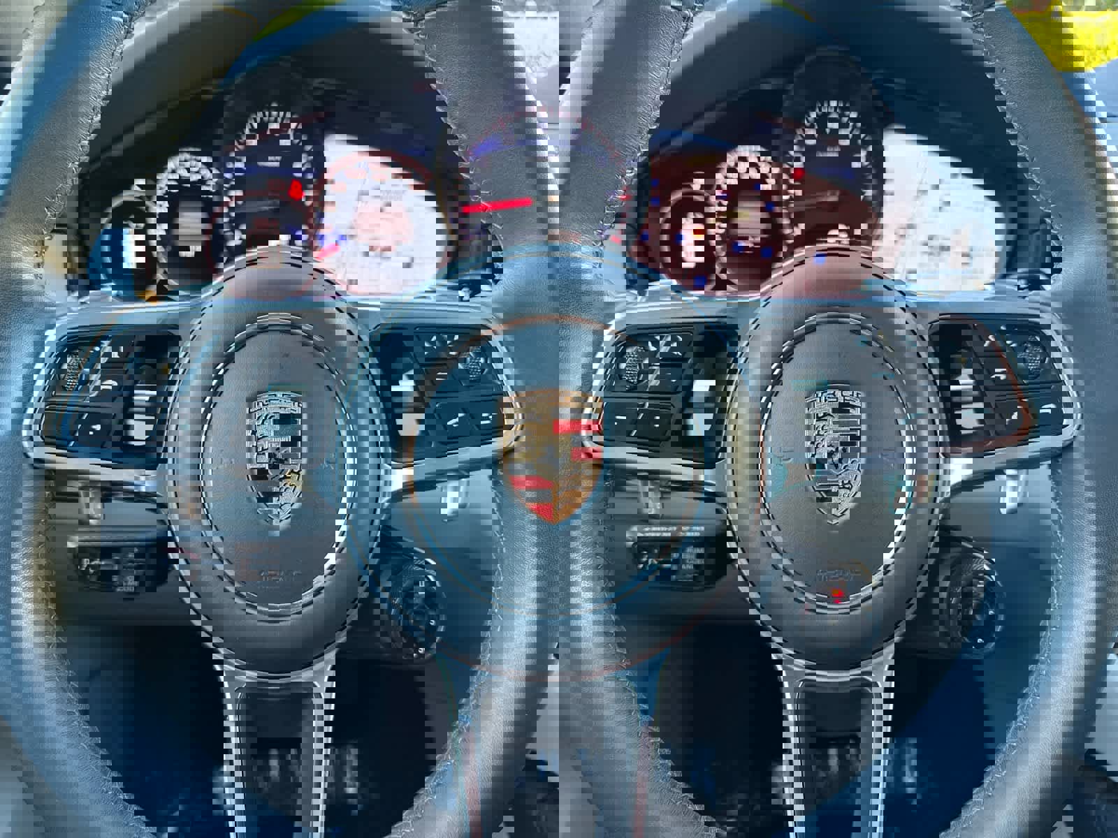 Certified 2023 Porsche Cayenne Platinum Edition w/ Towing Package w/o Tow Ball image 26