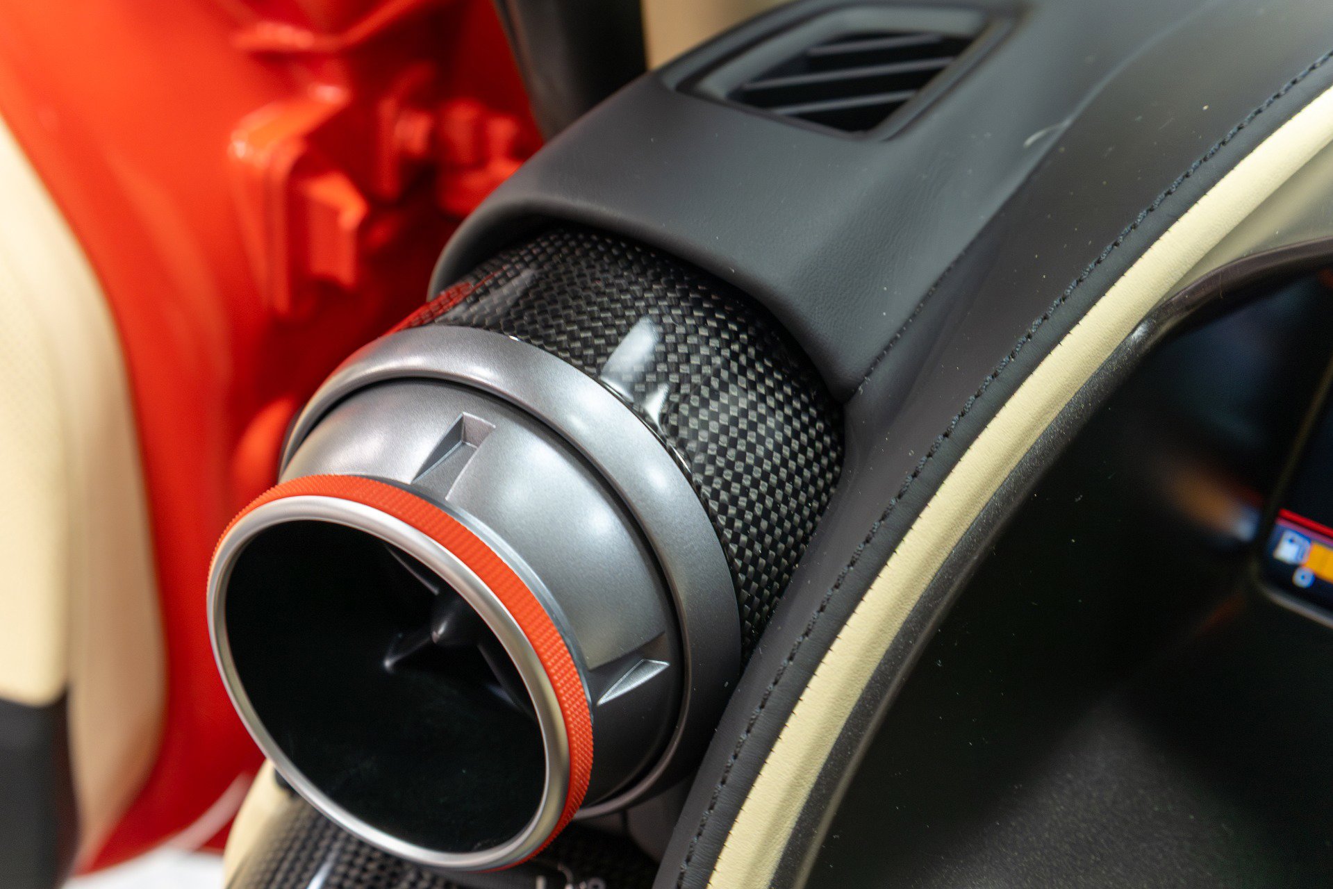 Used 2018 Ferrari 812 Superfast image 86