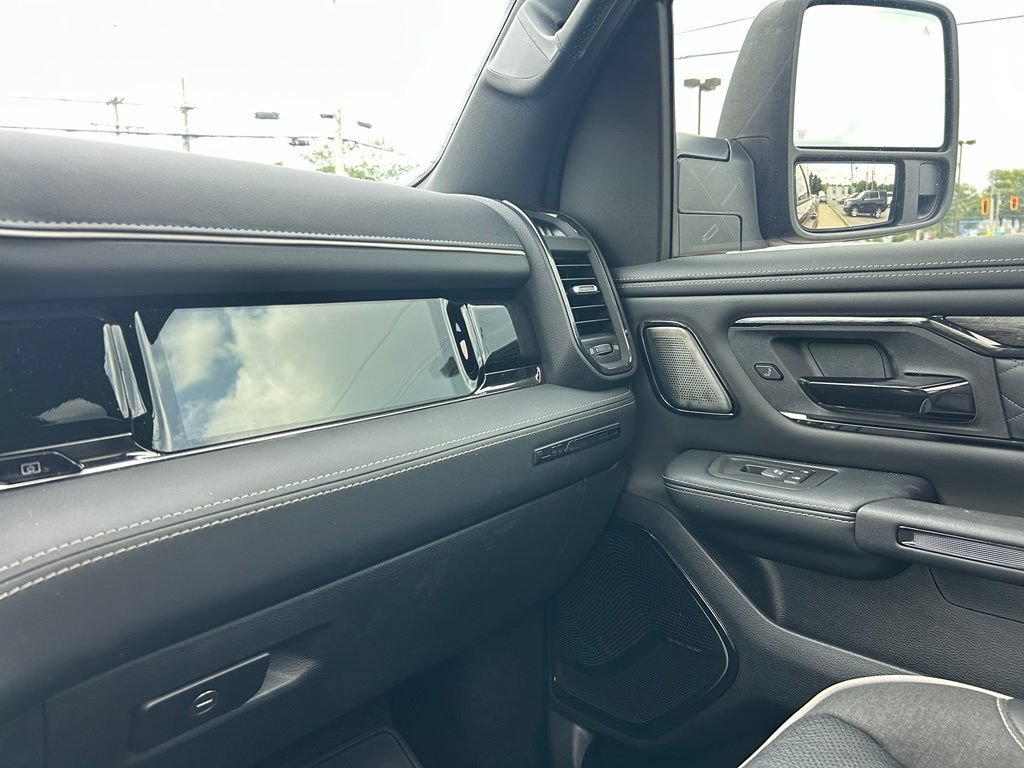 Used 2025 RAM 1500 Limited AWD/4WD image 24