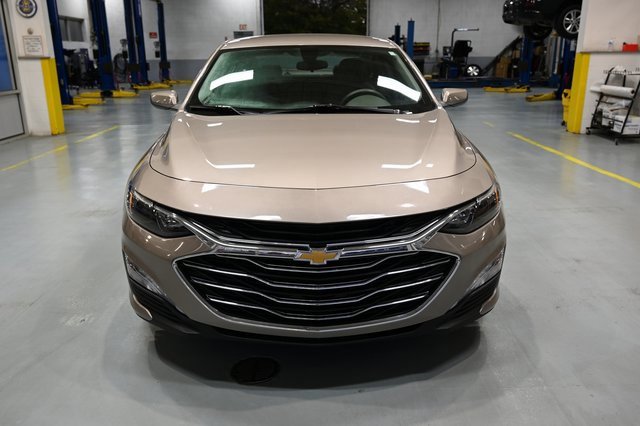 Used 2022 Chevrolet Malibu LT image 2