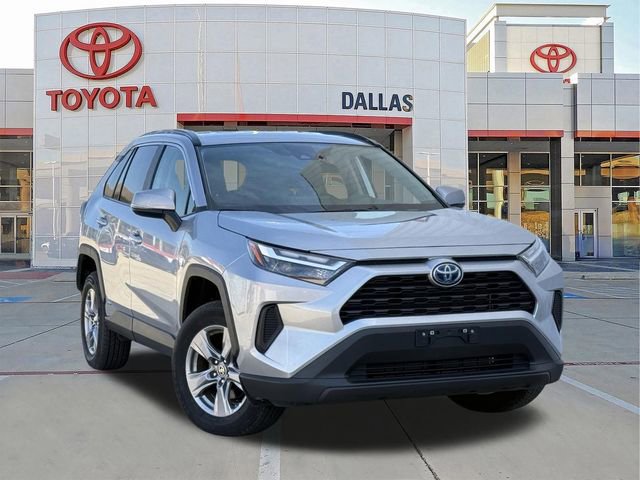 Used 2023 Toyota RAV4 XLE image 1