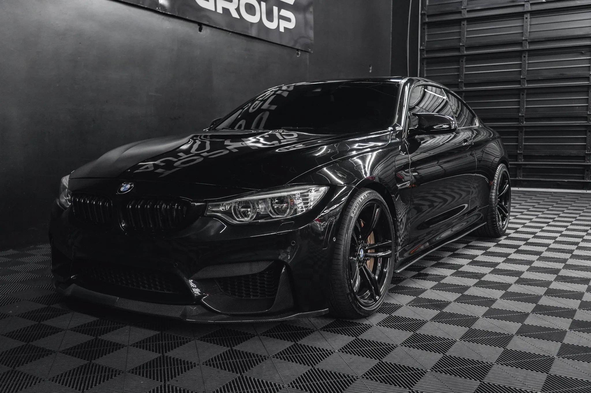 Used 2015 BMW M4 Coupe w/ Executive Package RWD image 32