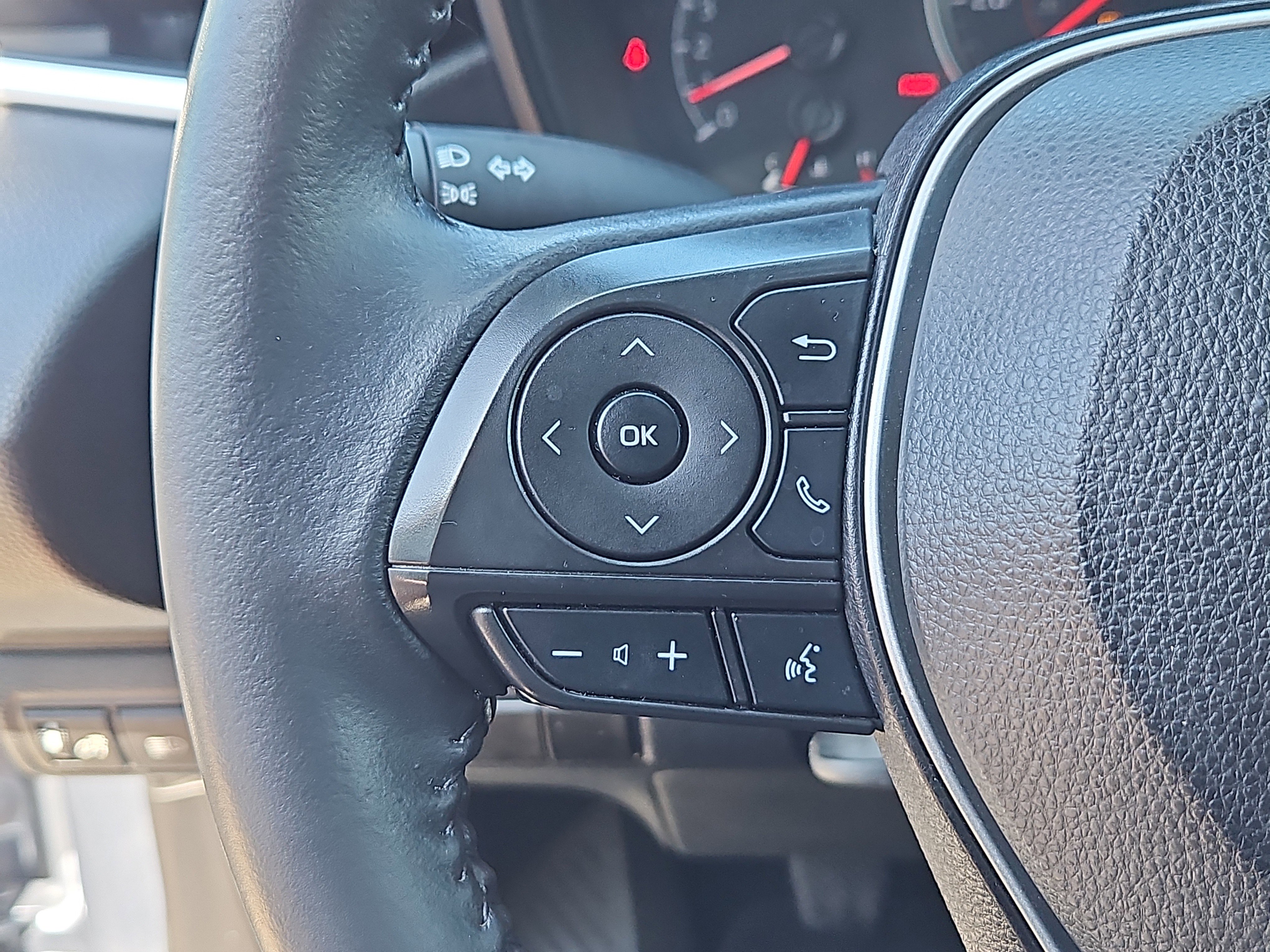 Used 2021 Toyota Corolla SE FWD image 12