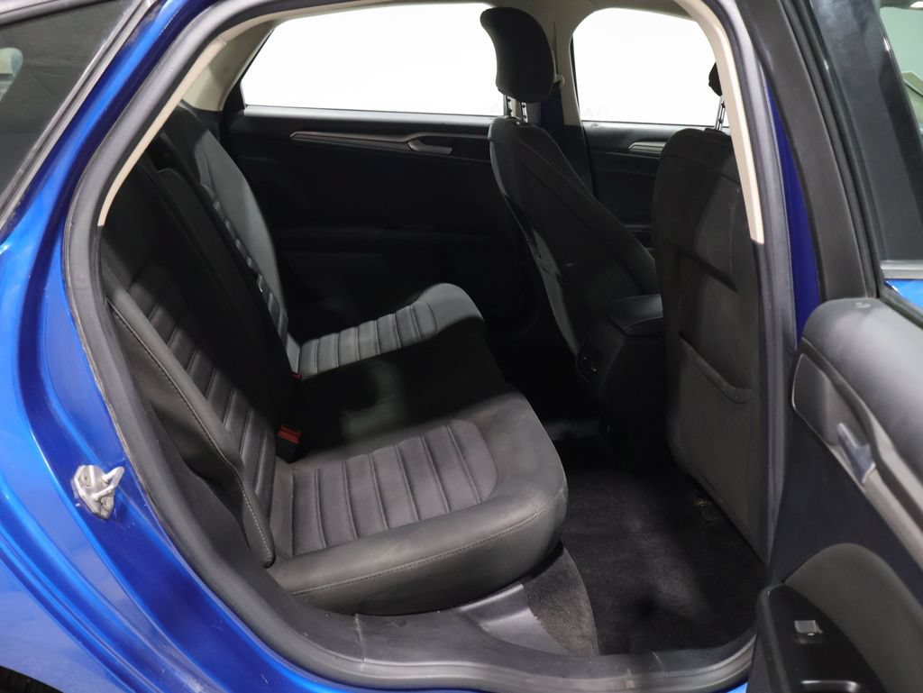 Used 2017 Ford Fusion SE FWD image 20