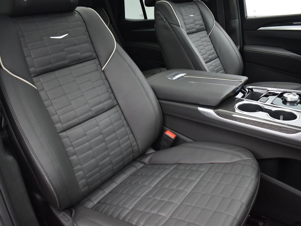 Certified 2026 Cadillac Escalade V w/ LPO, Onyx Lite Package image 39