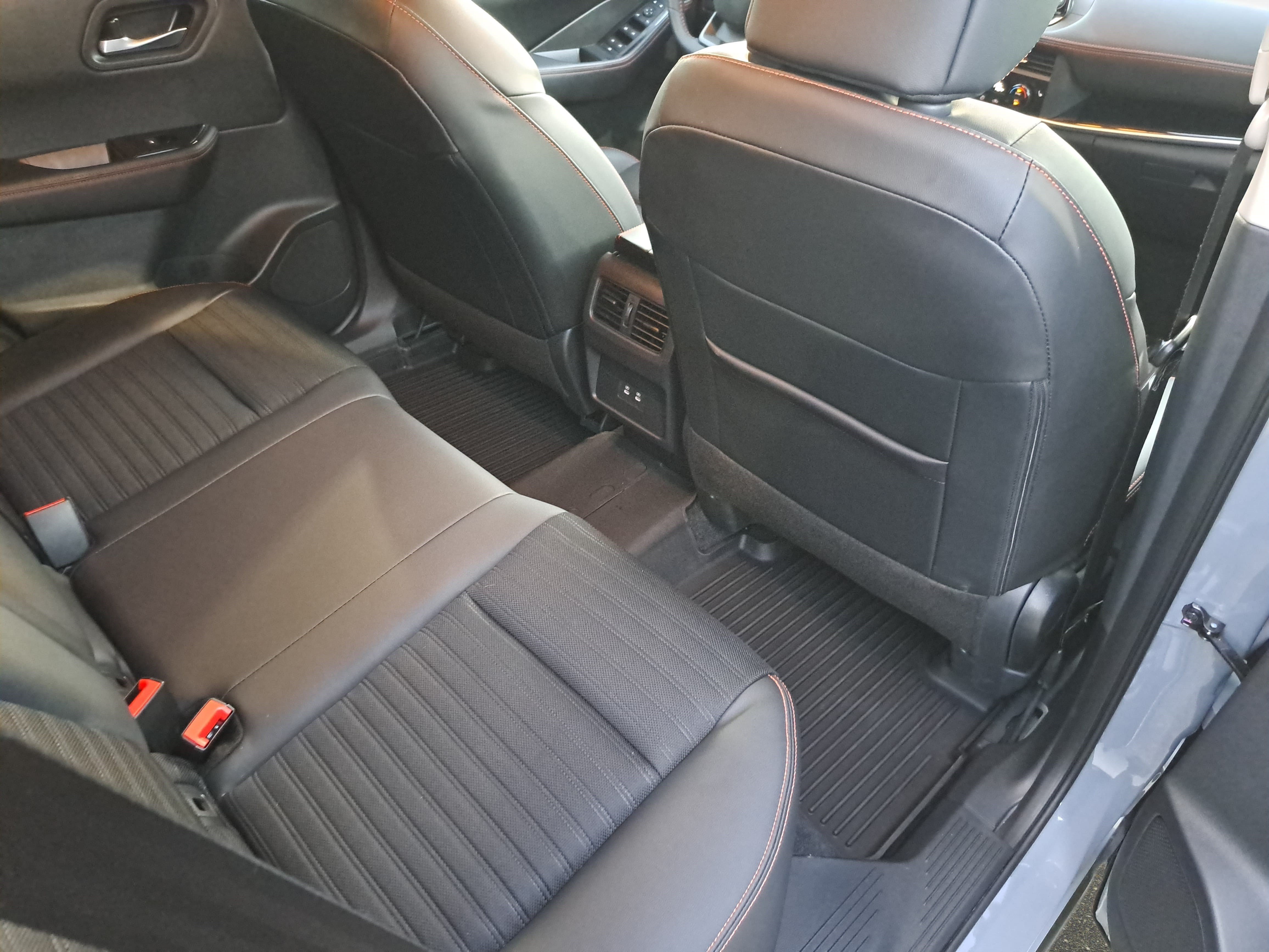 Used 2026 Nissan Rogue SV AWD/4WD image 11
