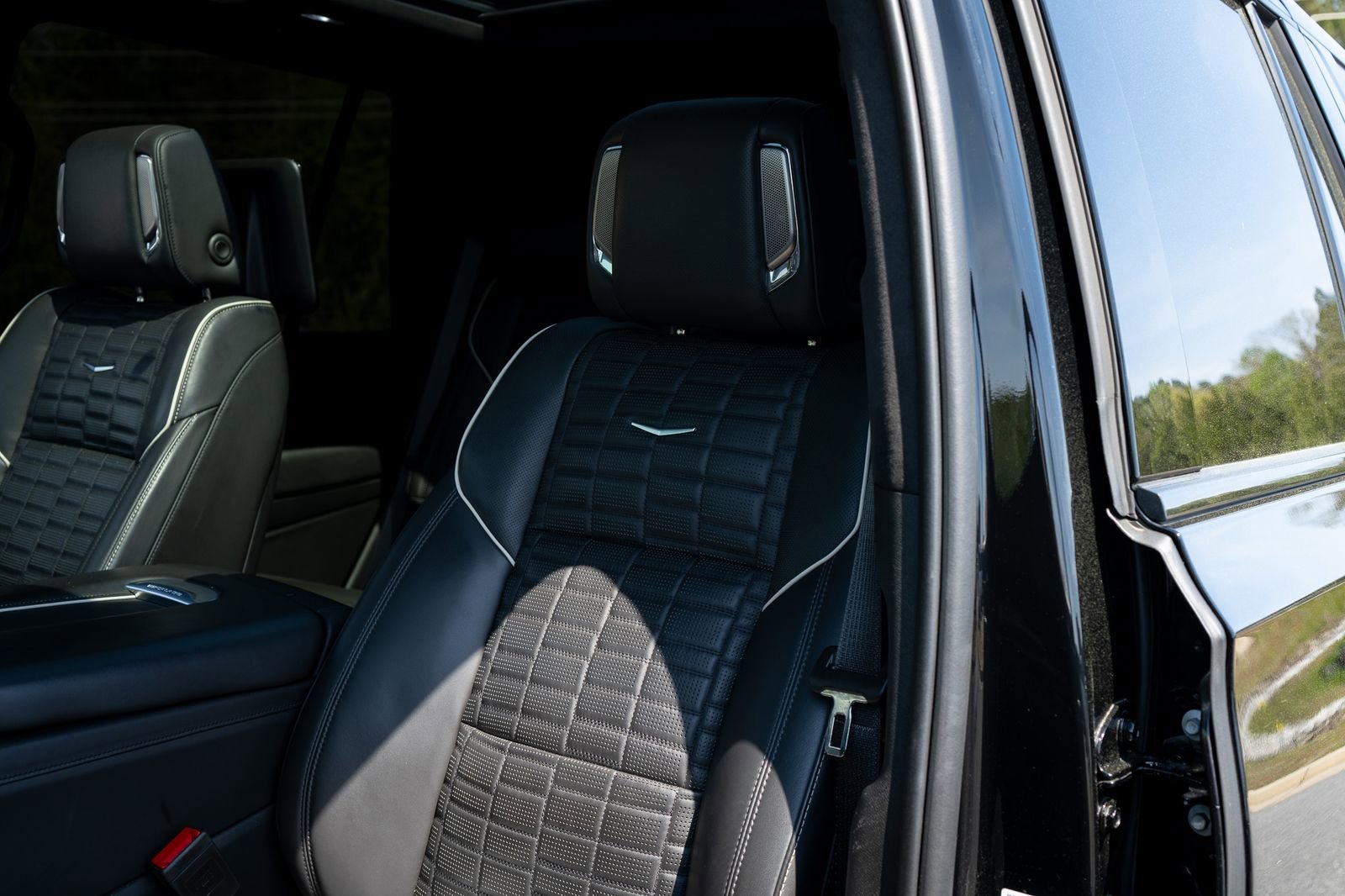 Used 2023 Cadillac Escalade V AWD/4WD image 27