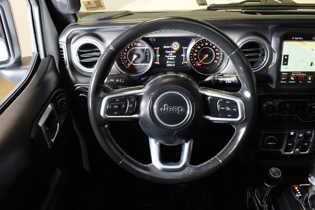 Used 2020 Jeep Wrangler Unlimited Sahara w/ Uconnect 4C Nav & Sound Group AWD/4WD image 19