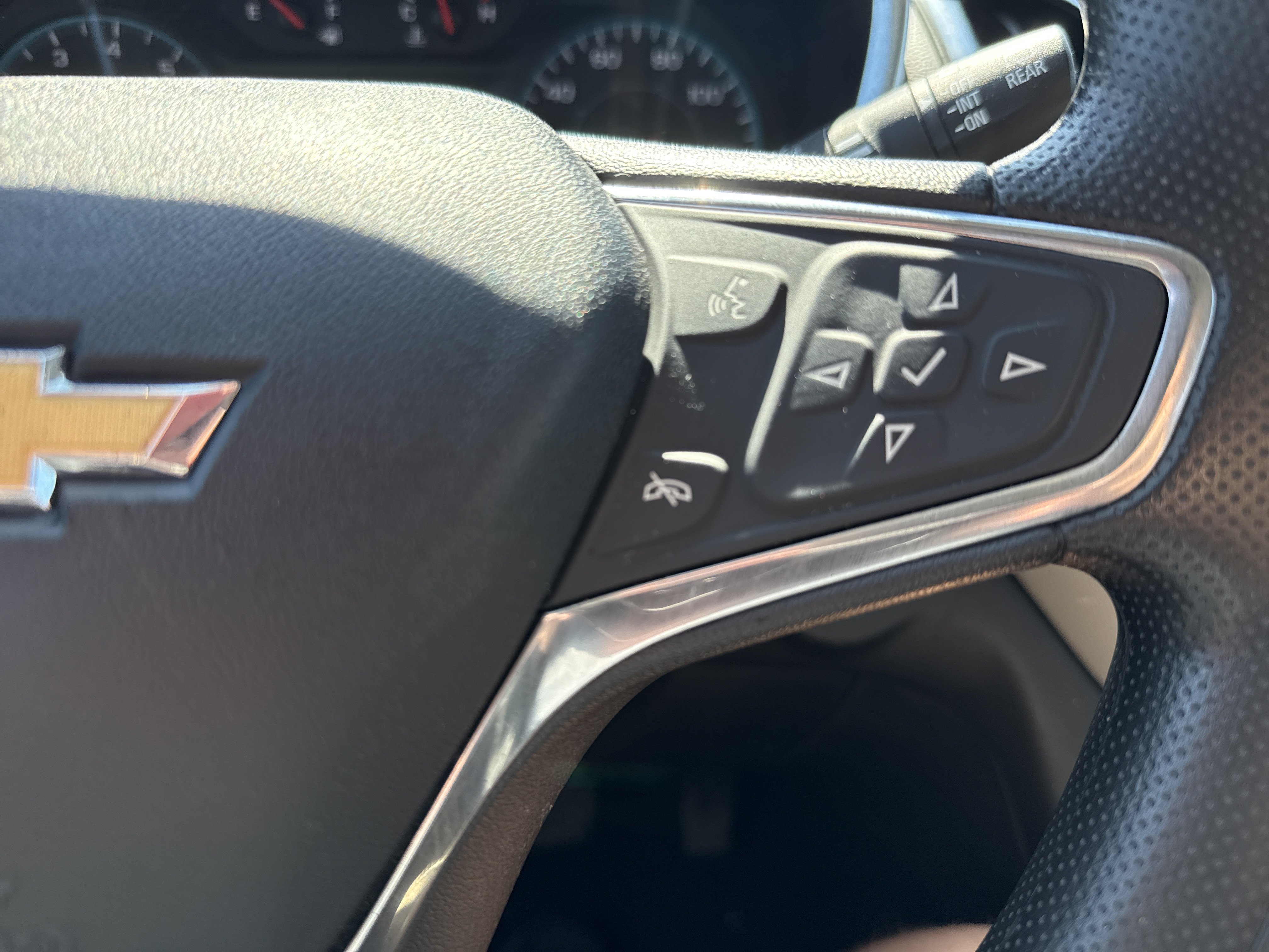 Used 2021 Chevrolet Equinox LS AWD/4WD image 19