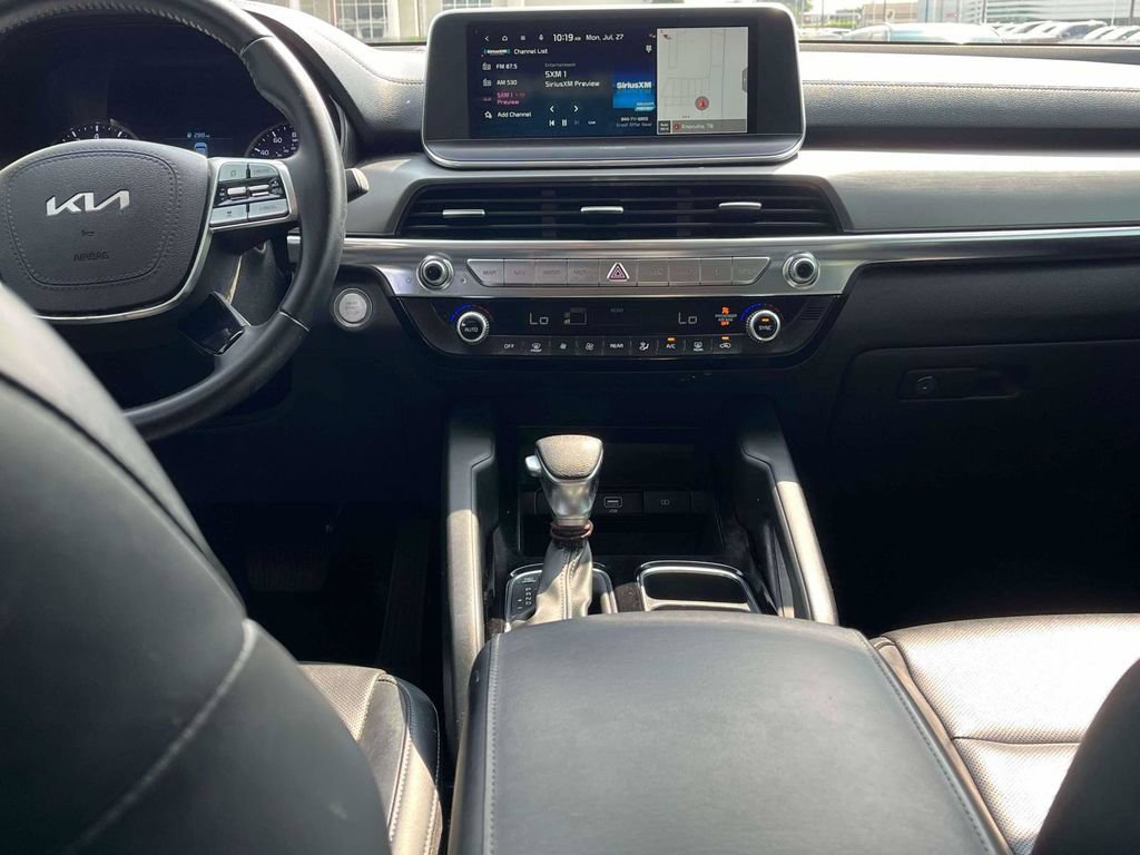 Used 2022 Kia Telluride LX FWD image 3