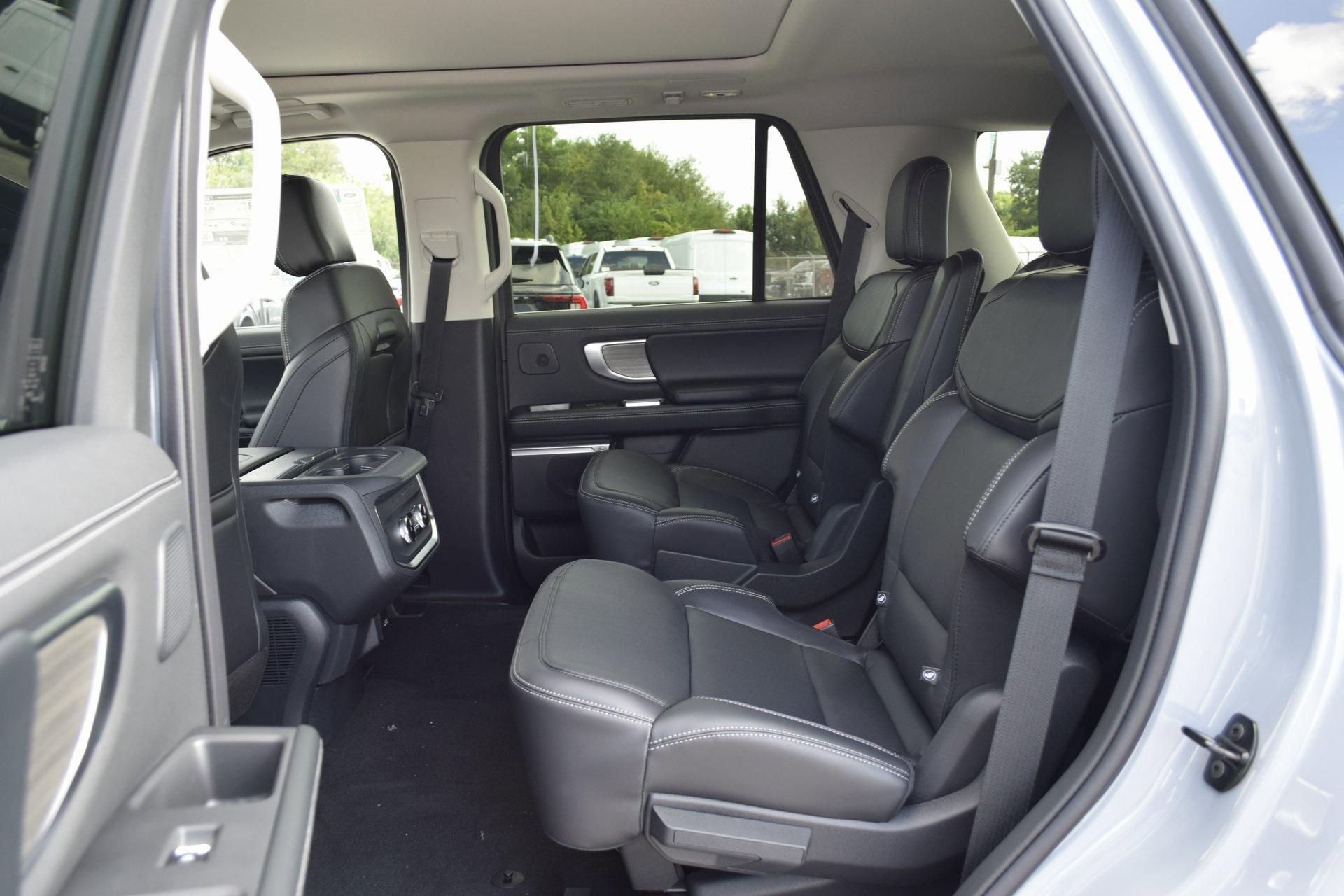 New 2025 Ford Expedition Platinum w/ Driver's Package image 20