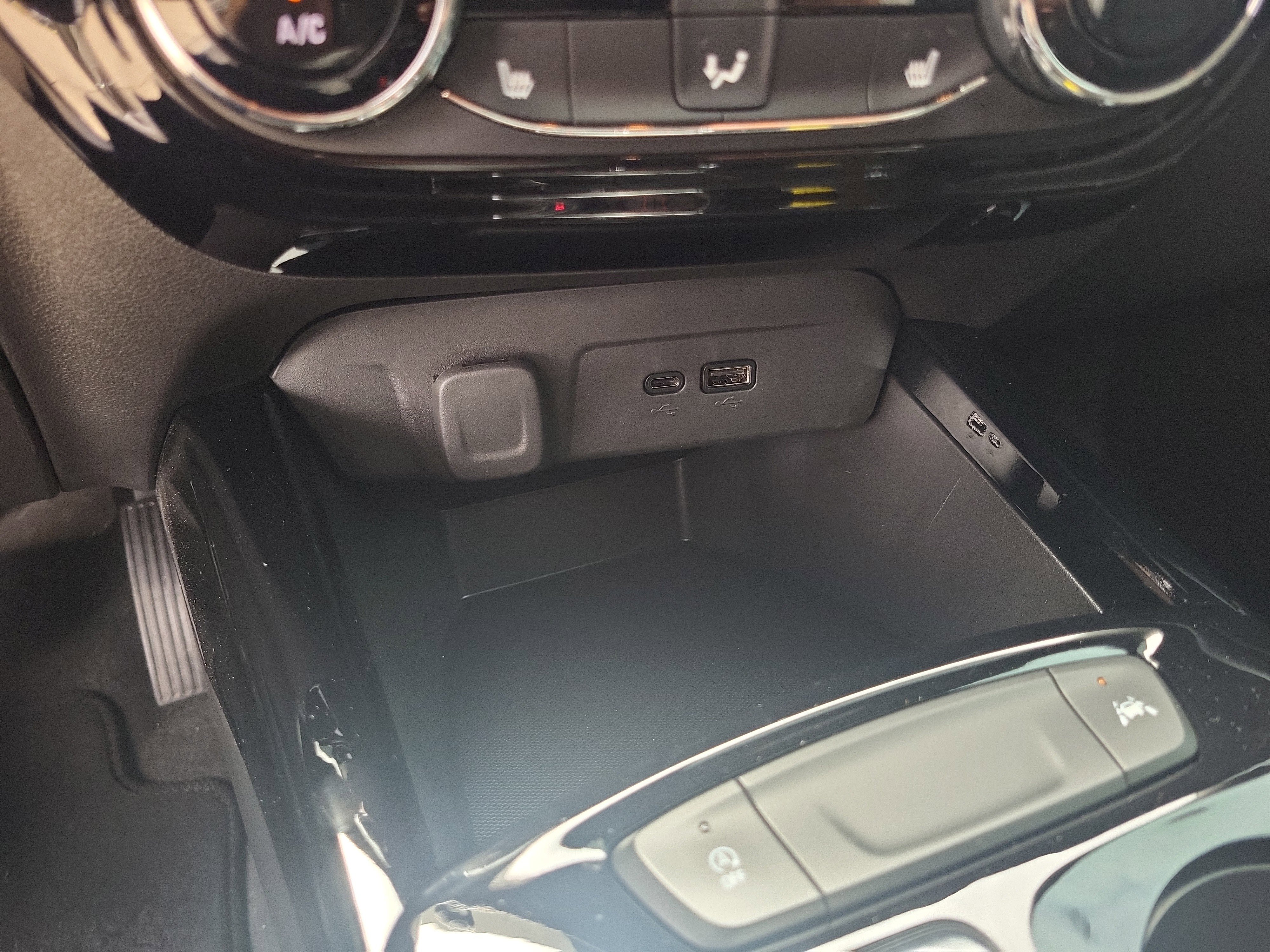 Used 2026 Chevrolet Trax RS w/ Driver Confidence Package FWD image 24
