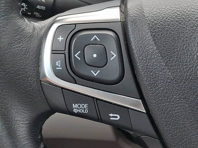 Used 2016 Toyota Camry XLE w/ Moonroof Package FWD image 23
