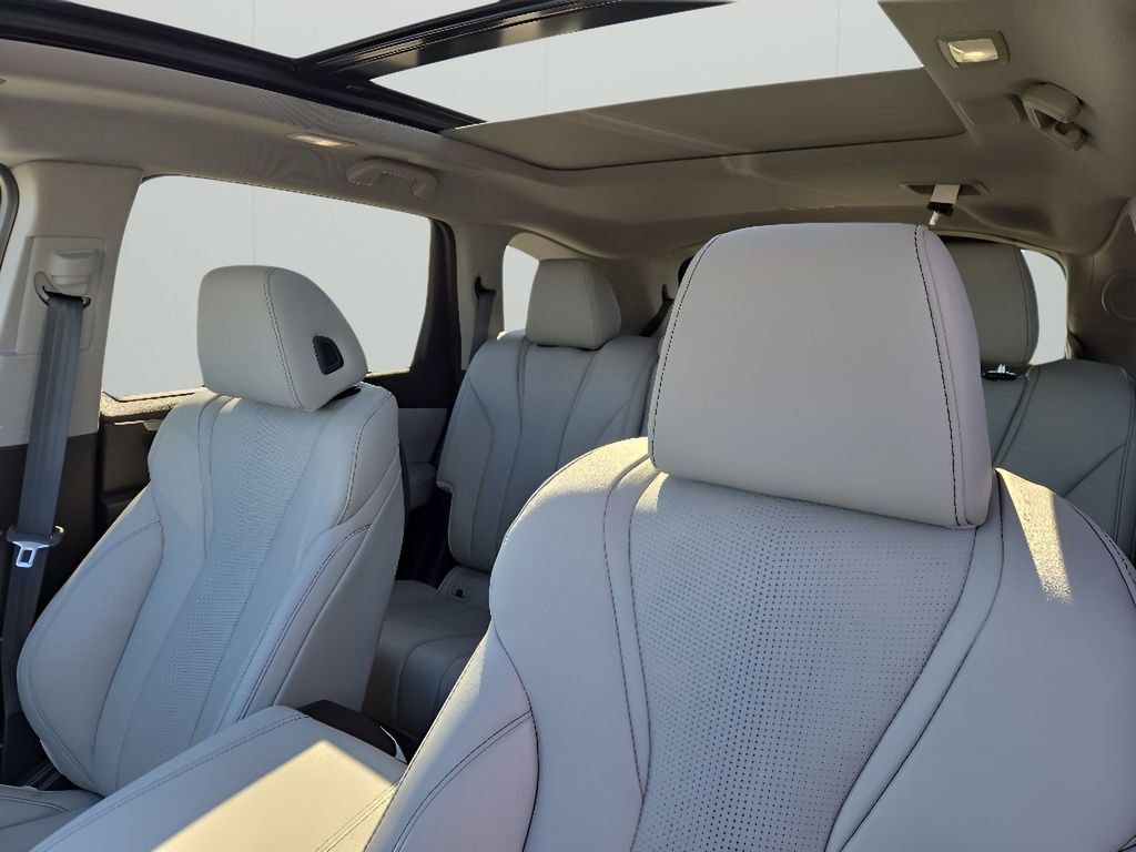 Used 2025 Acura MDX SH-AWD w/ Technology Package image 10