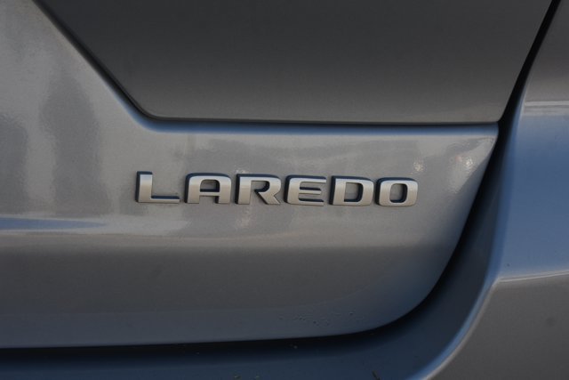 Used 2025 Jeep Grand Cherokee Laredo RWD image 7