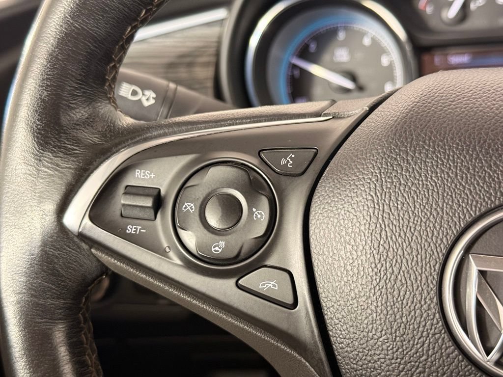 Used 2017 Buick Envision Essence FWD image 35