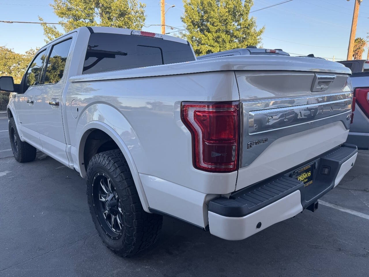 Used 2015 Ford F150 Platinum w/ Equipment Group 701A Luxury AWD/4WD image 9