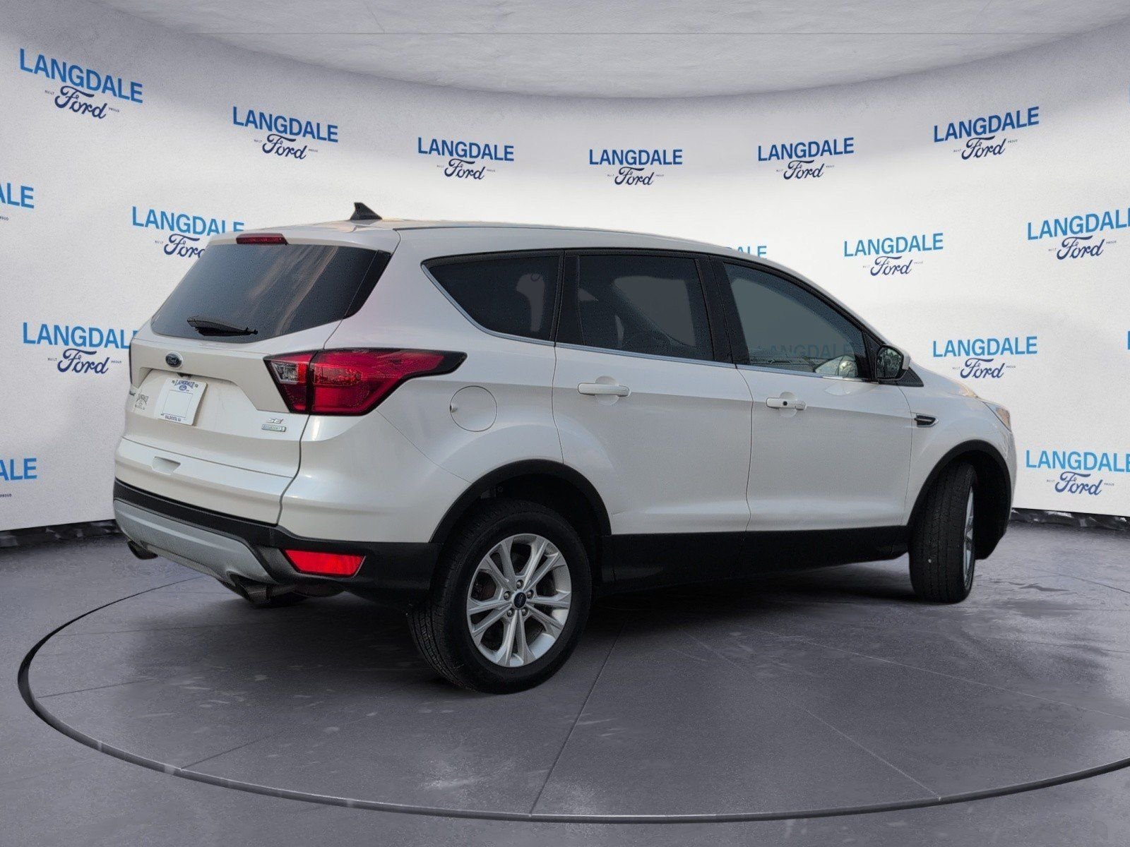Used 2019 Ford Escape SE FWD image 4