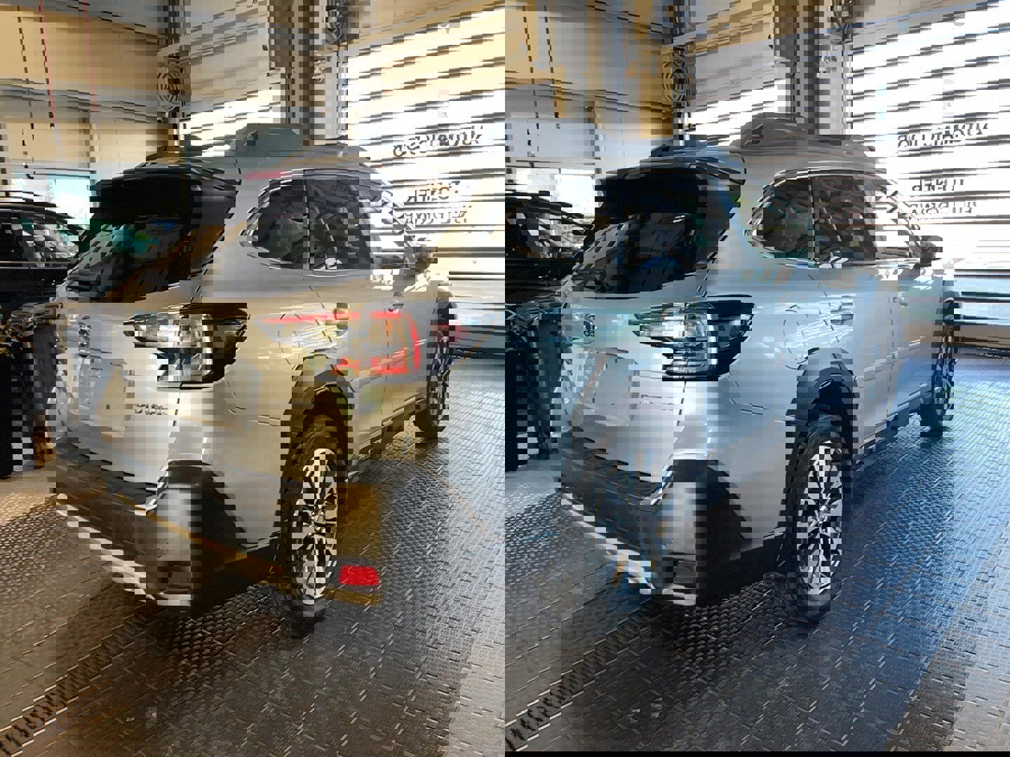 Used 2023 Subaru Outback Limited image 21