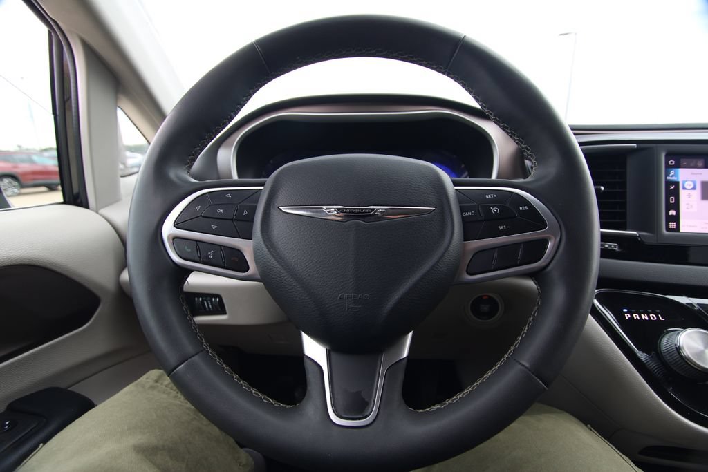 Used 2022 Chrysler Voyager LX FWD image 20