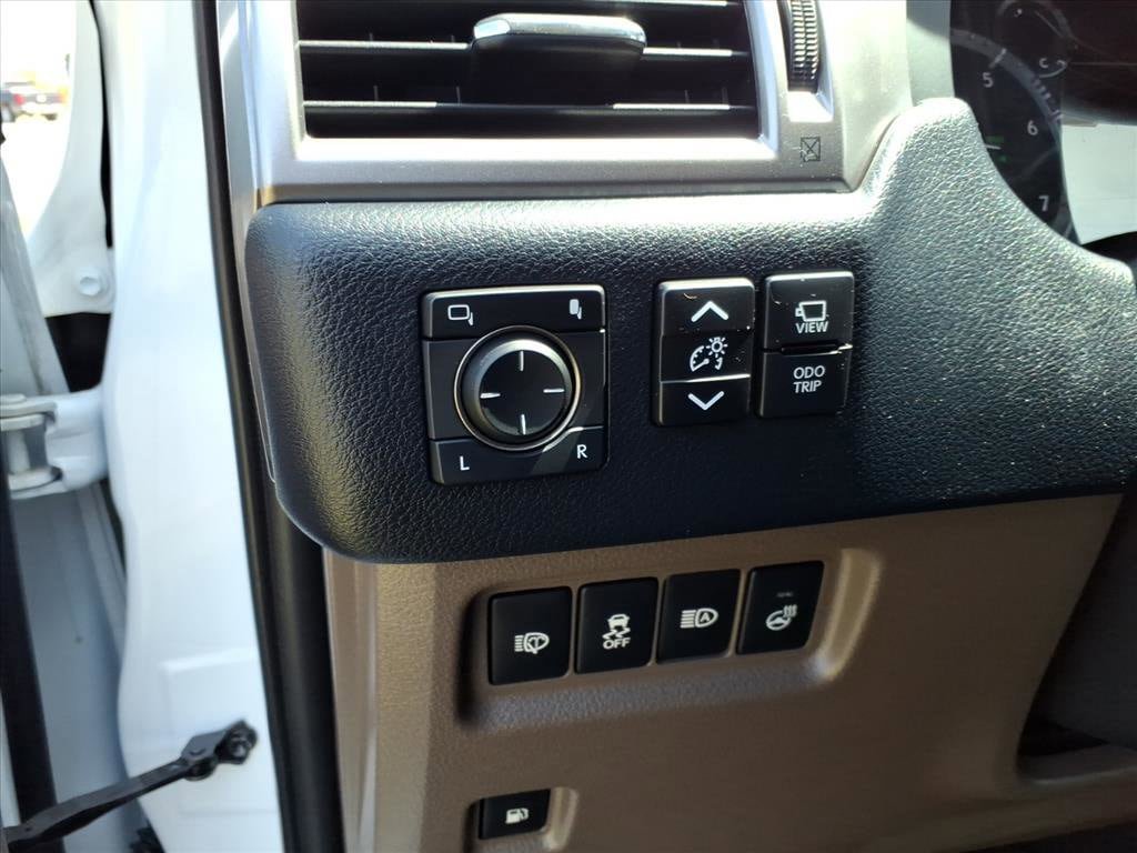 Used 2023 Lexus GX 460 Luxury w/ Sport Design Package AWD/4WD image 20