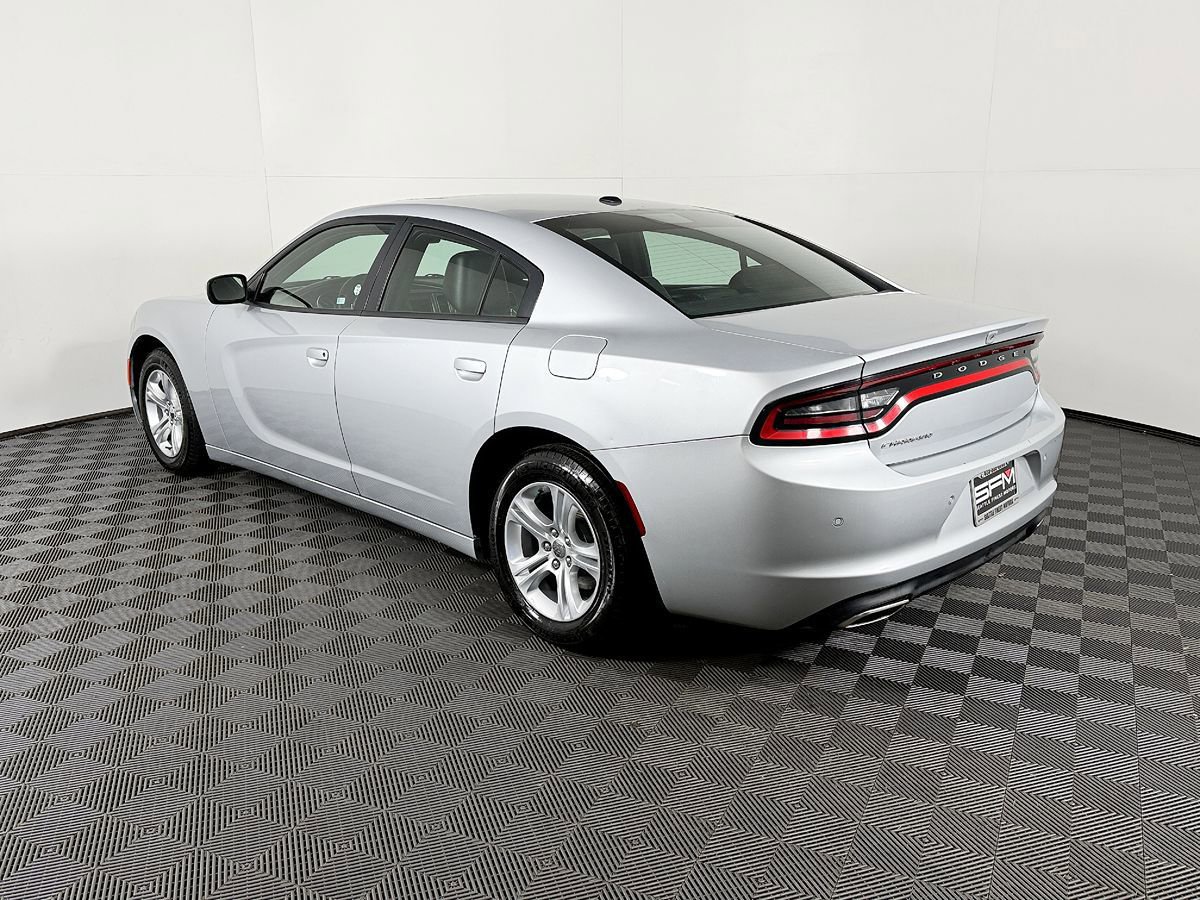 Used 2019 Dodge Charger SXT w/ Leather Interior Group RWD image 11