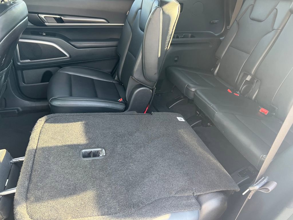 Used 2025 Kia Telluride S image 14