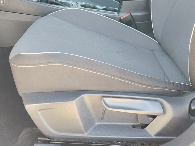 Used 2025 Volkswagen Jetta Sport image 23