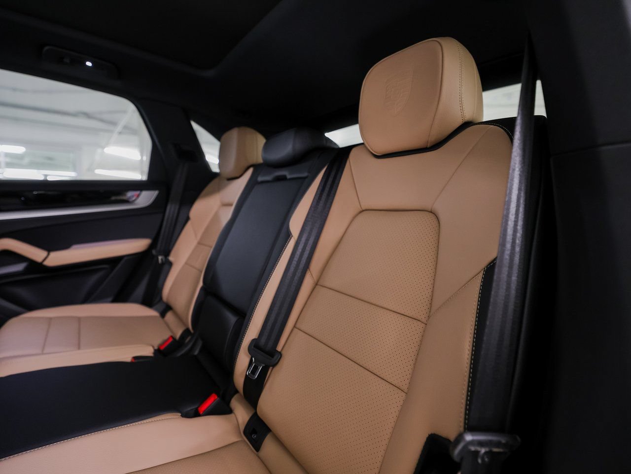 Certified 2026 Porsche Cayenne AWD/4WD image 23