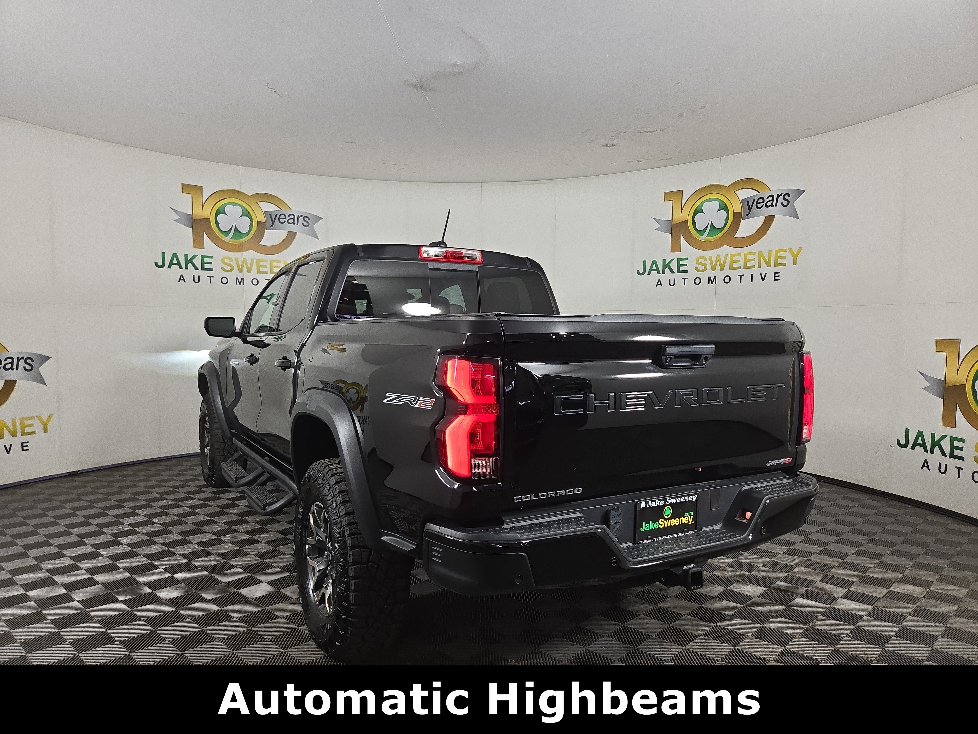 Used 2024 Chevrolet Colorado ZR2 w/ Safety Package AWD/4WD image 6