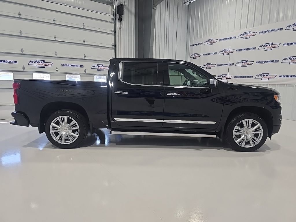Used 2025 Chevrolet Silverado 1500 High Country AWD/4WD image 10
