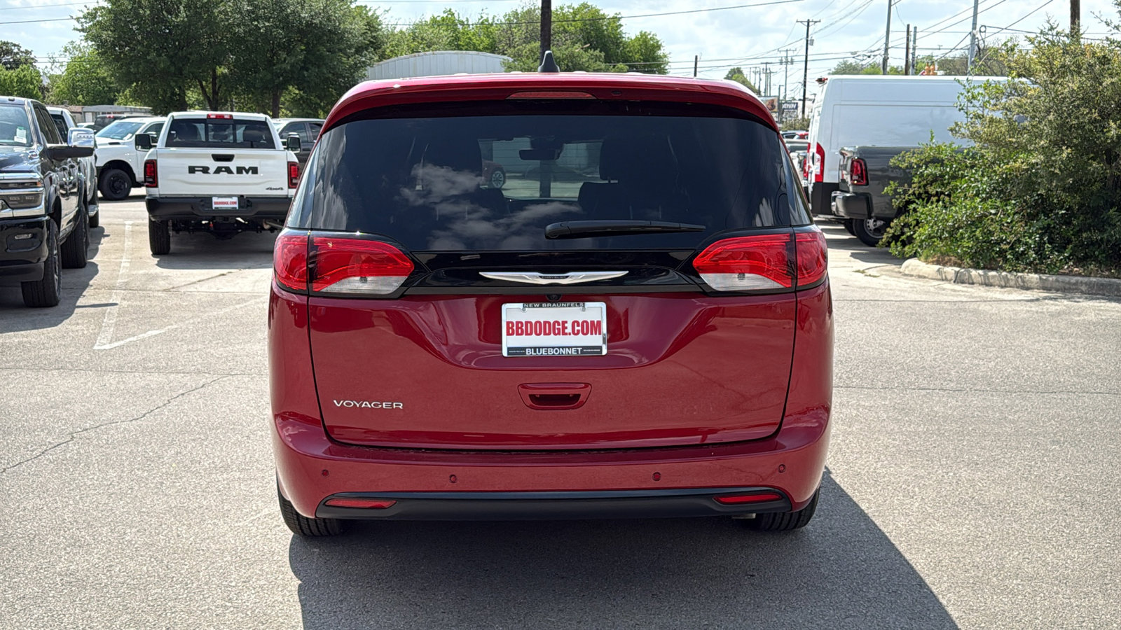 New 2026 Chrysler Voyager LX image 4