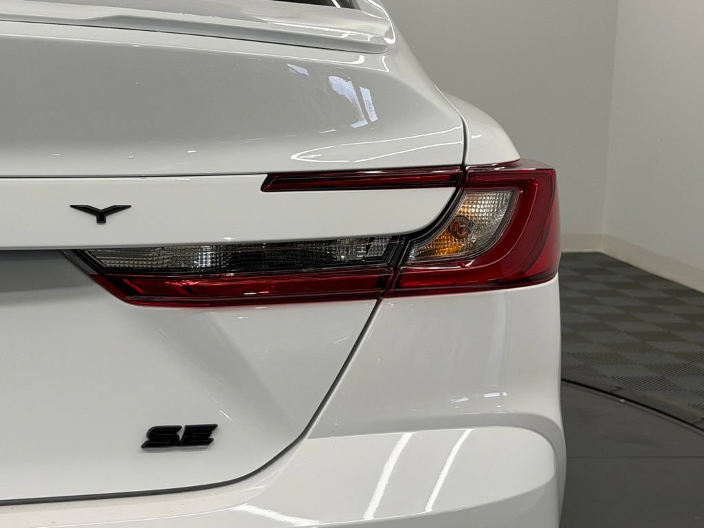 Used 2026 Toyota Camry SE w/ Multimedia Upgrade Package FWD image 12